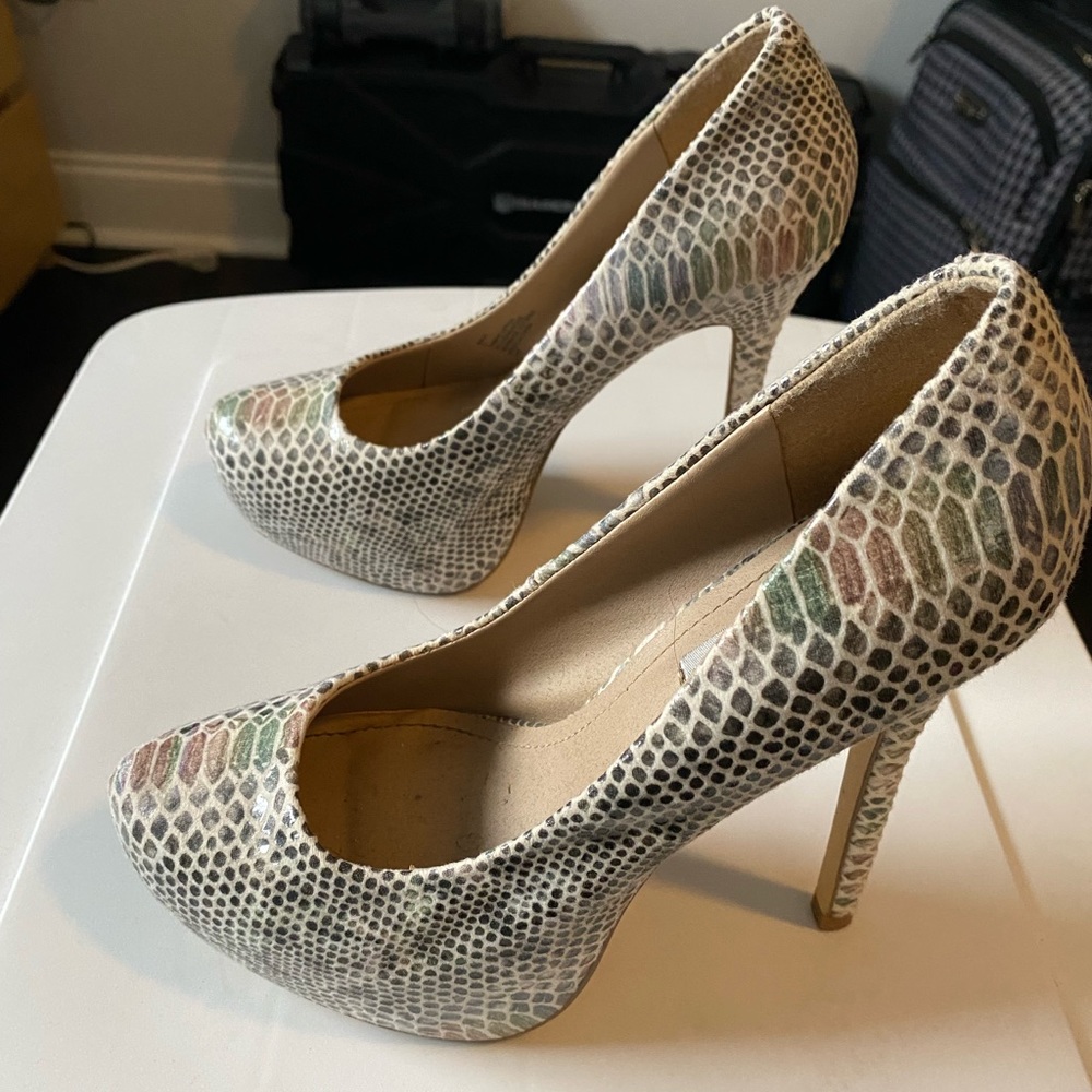 Steve Madden platform heels size 7